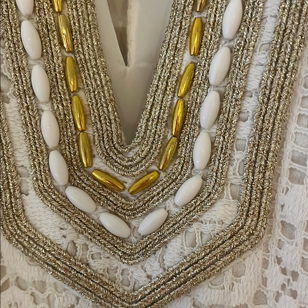 Elegant White Lace Dress with Gold Accents - Picture 4 of 4